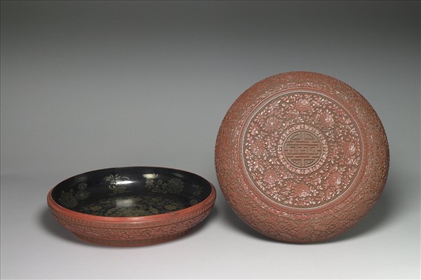 剔紅月季花卉圓盒