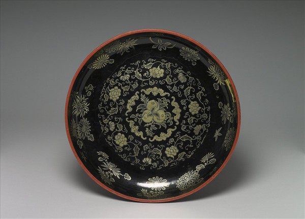 剔紅月季花卉圓盒