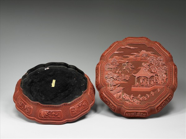 剔紅嬰戲八瓣盒