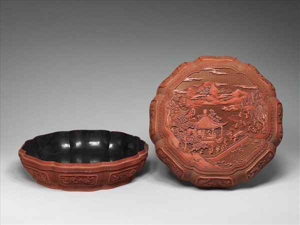 剔紅嬰戲八瓣盒