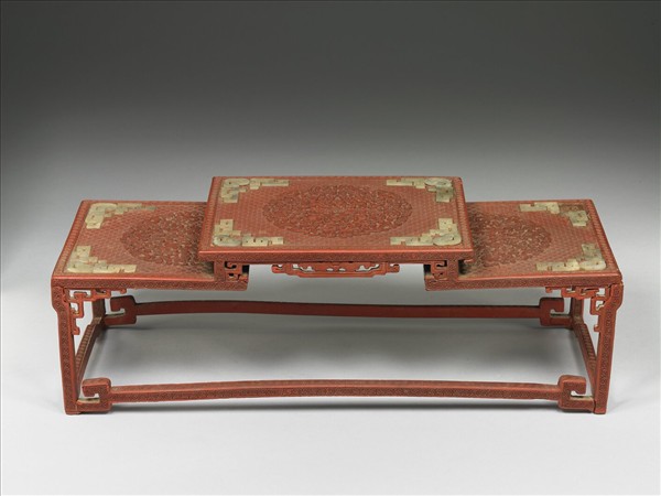 剔紅嵌玉長方几