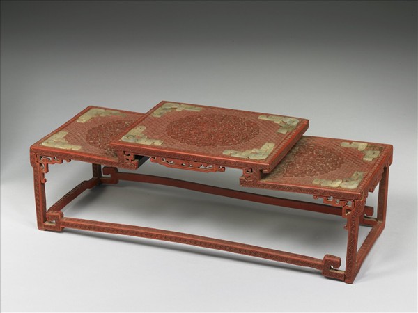 剔紅嵌玉長方几