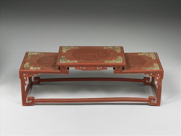 剔紅嵌玉長方几