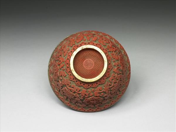 剔紅萬歲長春番蓮紋碗