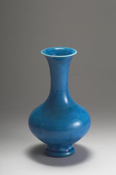 孔雀藍釉長頸瓶