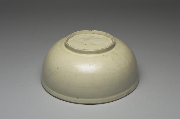 定窯 白瓷魚藻紋碗