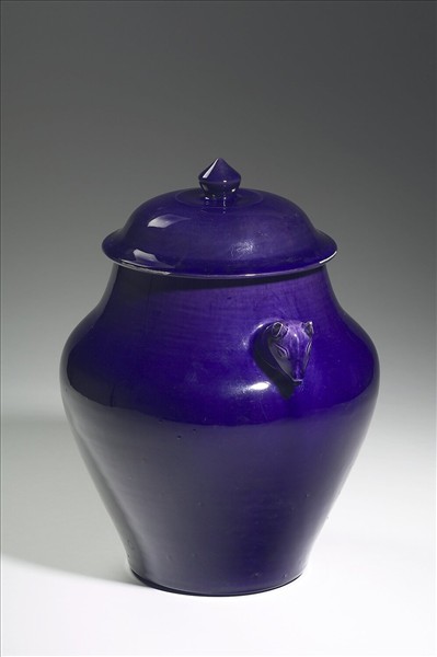 霽青釉獸頭帶蓋罐