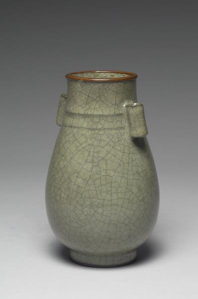 青瓷銅口貫耳壺