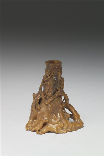 雕犀角梅樹香插