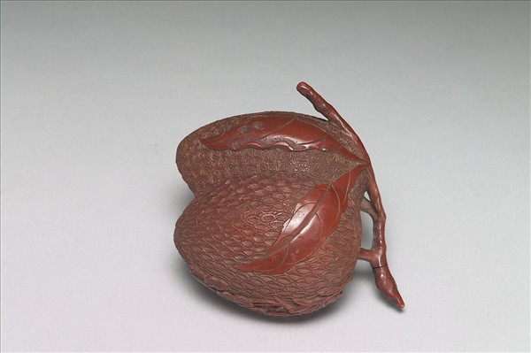 剔紅荔枝形盒