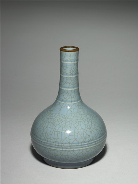 青瓷弦紋瓶