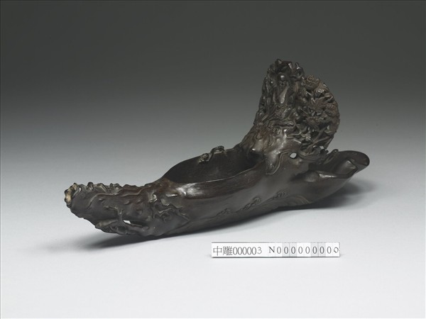 犀角雕人物乘槎