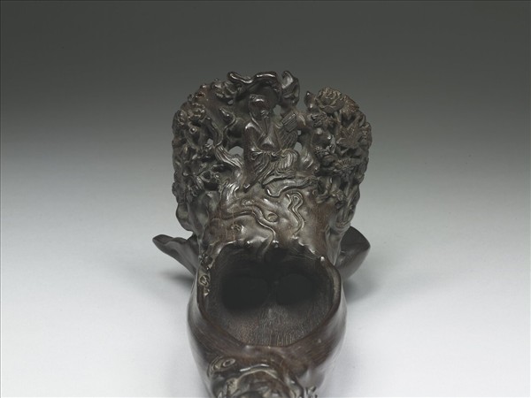 犀角雕人物乘槎