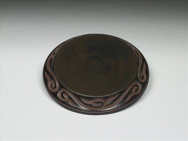 剔犀如意雲紋小圓盤