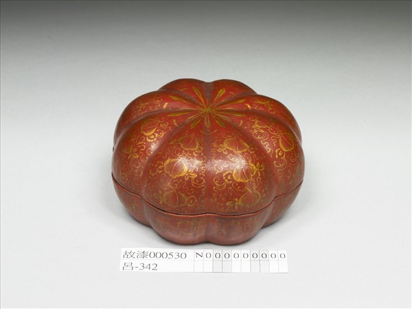 紅漆描金瓜式盒