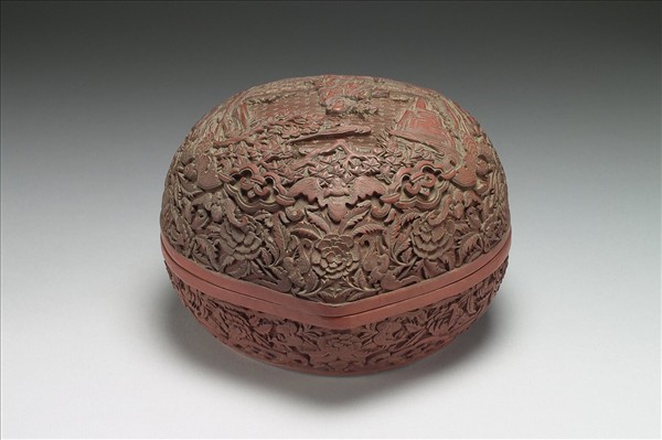 剔紅八仙人物桃式盒（韓湘子）