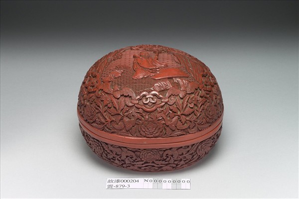 剔紅八仙人物桃式盒（張果老）