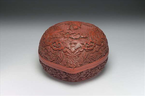 剔紅八仙人物桃式盒（張果老）