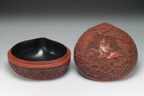 剔紅八仙人物桃式盒（張果老）