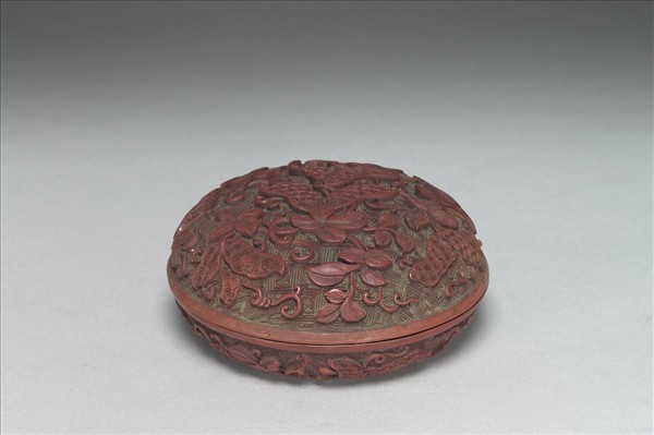 剔紅長生果圓盒