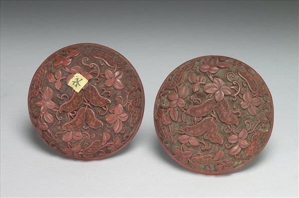 剔紅長生果圓盒