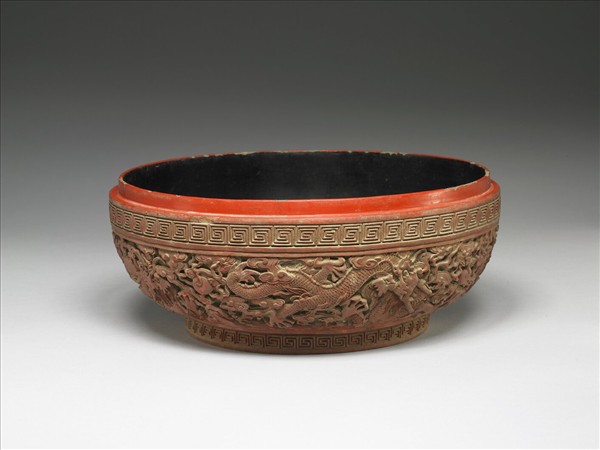 剔紅九龍寶盒底