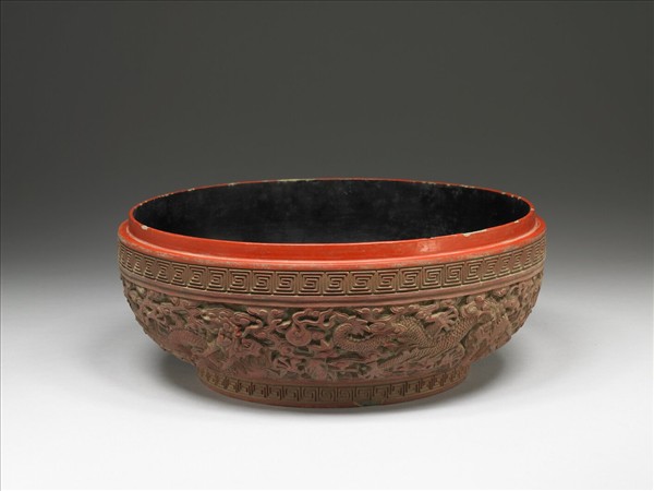 剔紅九龍寶盒底