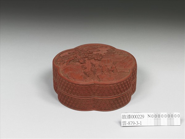 剔紅人物梅花式盒