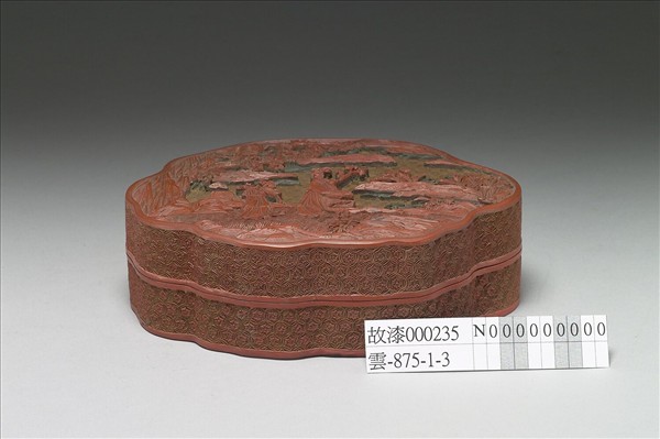 剔彩山水人物盒