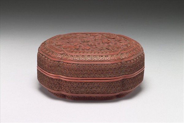 剔紅梅花水波紋六瓣式盒