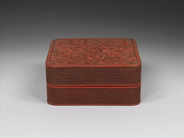 剔紅雲龍紋方盒