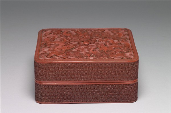 剔紅雲龍紋方盒