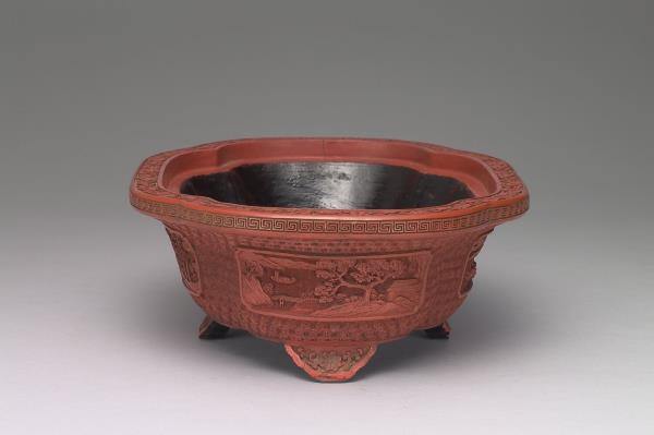 剔紅山水人物圖海棠式花盆