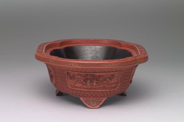 剔紅山水人物圖海棠式花盆