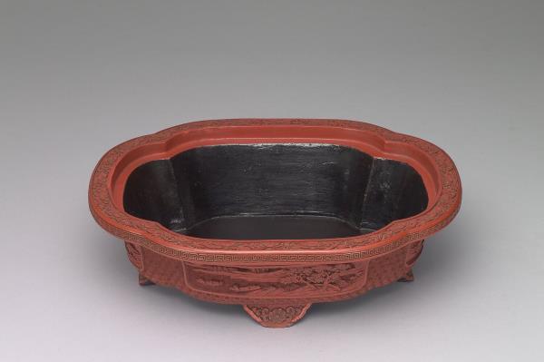 剔紅山水人物圖海棠式花盆