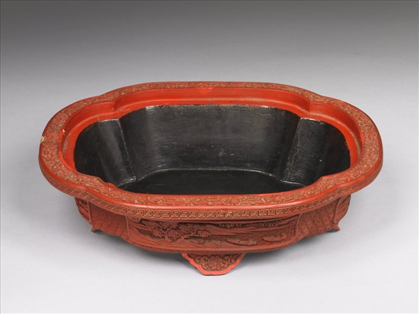 剔紅山水人物圖海棠式花盆