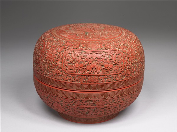 剔彩八仙慶壽捧盒