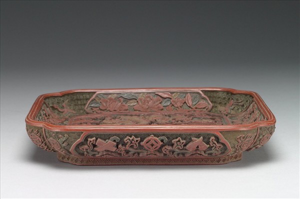 剔彩八吉祥雲龍盤