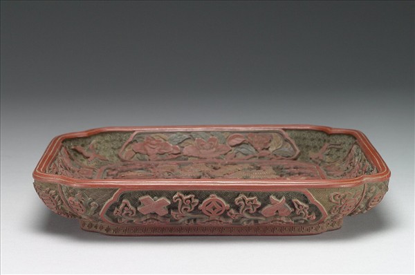 剔彩八吉祥雲龍盤