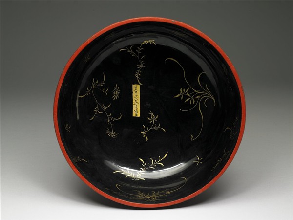 剔彩群仙獻壽圖捧盒