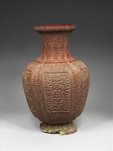 剔紅吉慶有餘大瓶