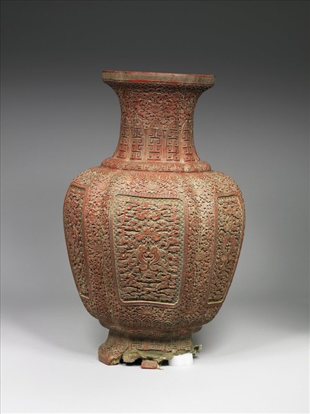 剔紅吉慶有餘大瓶