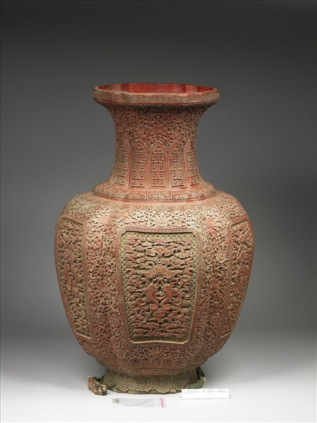 剔紅吉慶有餘大瓶