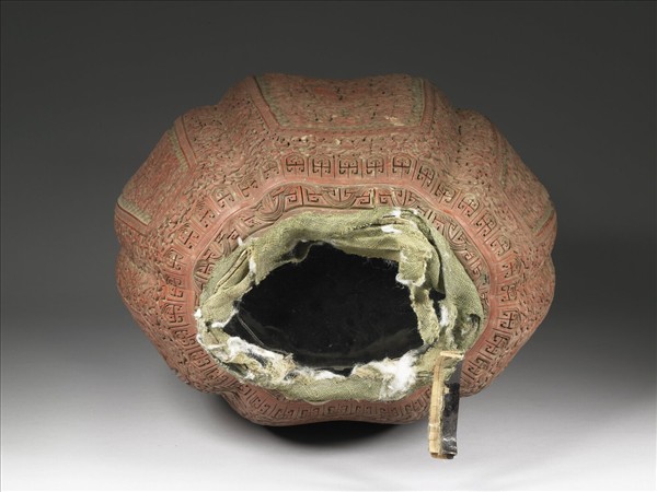 剔紅吉慶有餘大瓶