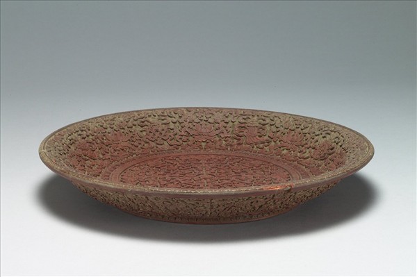 剔紅八吉祥圓盤