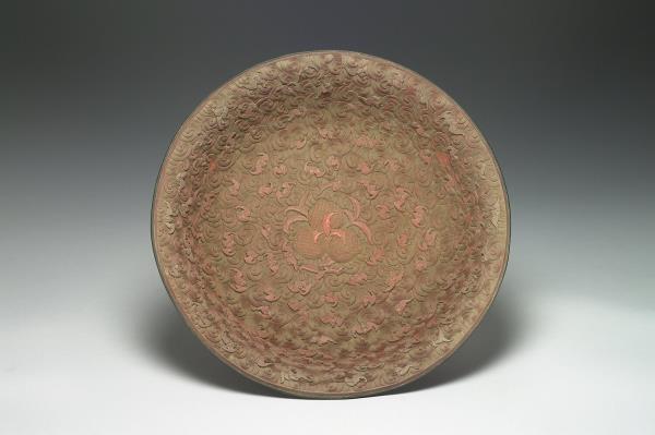 剔紅福壽雲紋盤
