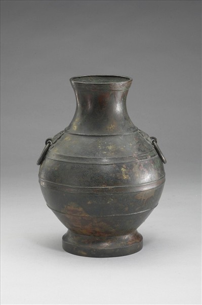 嵌紅銅鋪首銜環壺