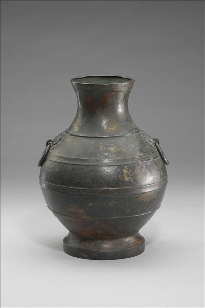 嵌紅銅鋪首銜環壺