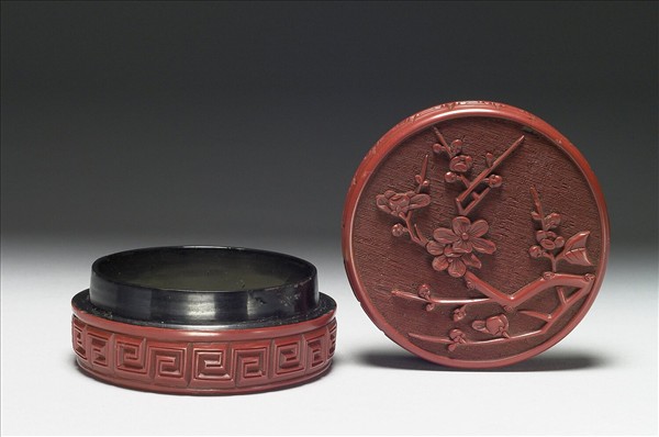剔紅梅花圓盒