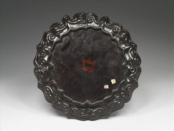 剔黑孔雀牡丹八瓣盤